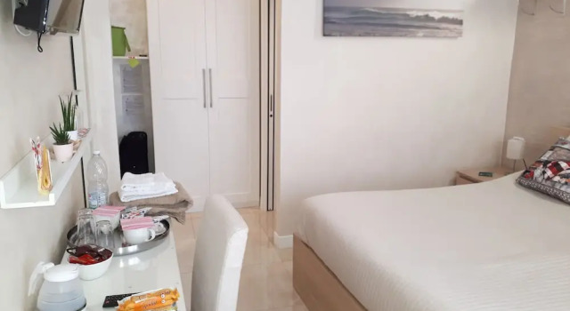 Номер Economy Gold House