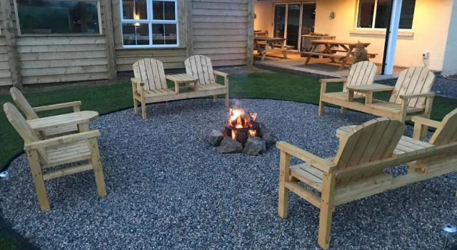 Коттедж sleeps 12 / hot tub / cinema / pets welcome