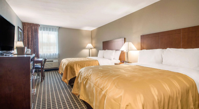 Четырёхместный номер Standard Sleep Inn & Suites Madison West