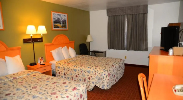 Четырёхместный номер Standard Budget Inn Express