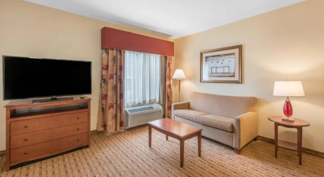Номер Executive Hampton Inn & Suites Arcata