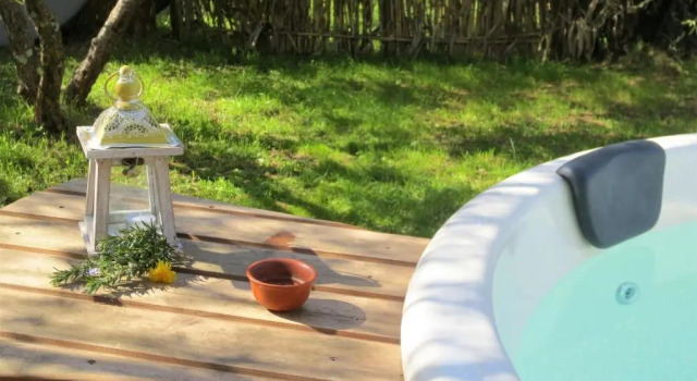 Тент 2 CUORI E 1 YURTA Glamping in Tuscany
