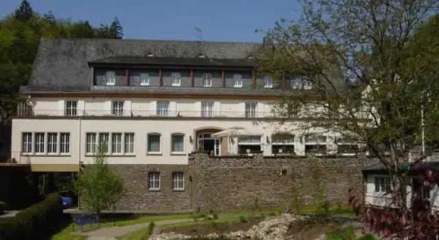 Haus Diana, Book Hotel Hoteller i Vulkan Eifel med pool, Swimmingpool