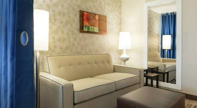 Home2 Suites by Hilton Milwaukee Airport