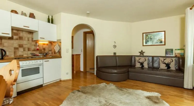 Ferienwohnung Almstüberl, Varaa Hotelli Hotellit Baijeri pysäköinnillä, Pysäköinti