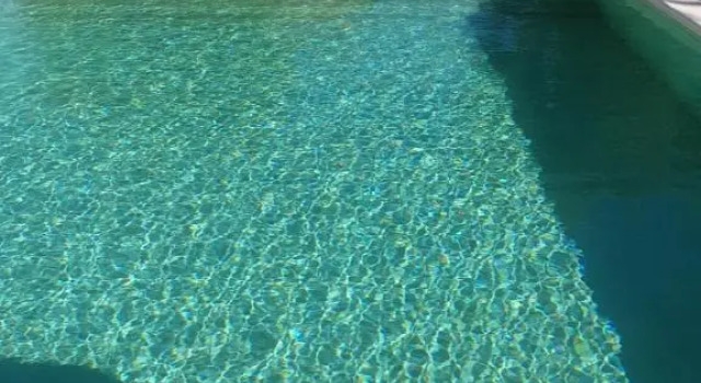 Коттедж с 2 комнатами White Stone