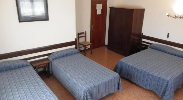 Четырёхместный номер Standard Hostal Esplai