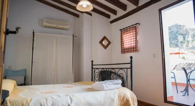 Casa Rural Ademaira - Vista Torre, Book Hotel Zuheros Madrid