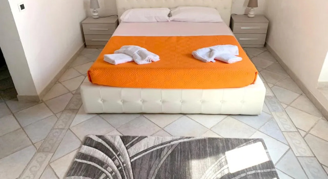 House With 2 Bedrooms in Noto, With Wonderful Mountain View, Enclosed Garden and Wifi Near the Beach