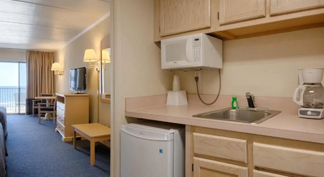 Четырёхместный номер Standard Flamingo Motel