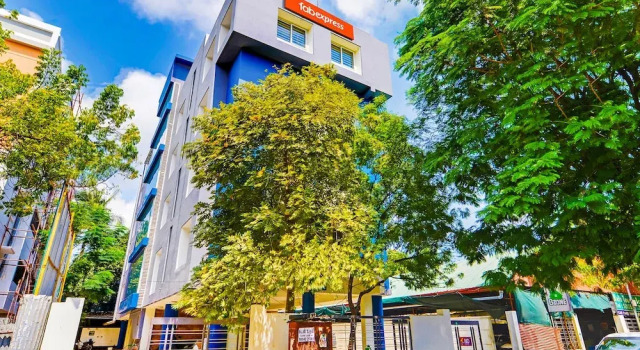 OYO 45137 B Zone, Забронировать Отель Отели Ченнаи 3 звезды, рядом с Alliance Francaise of Madras, 3*
