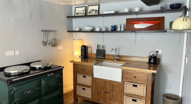 Traditional 3-bed Cottage, Log Burner & Sea Views!, Book Hotel Beaumaris Anglesey