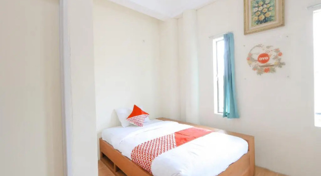 Camera Standard OYO 2614 Demasto Homestay