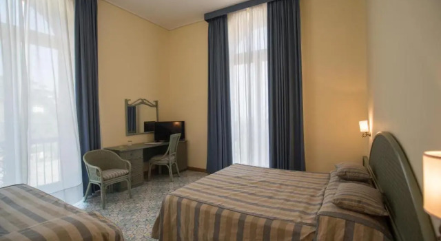 Четырёхместный номер Standard Hotel Villa Maria