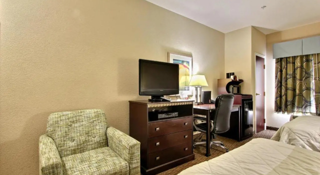 Magnolia Inn and Suites Pooler, Boek Hotel Hotels in Georgia met parkeren, Parkeren