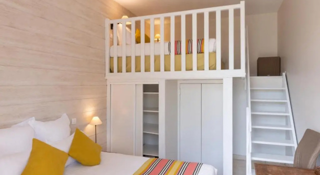 Семейный номер Standard с видом на сад Hôtel Les Costans, The Originals Relais