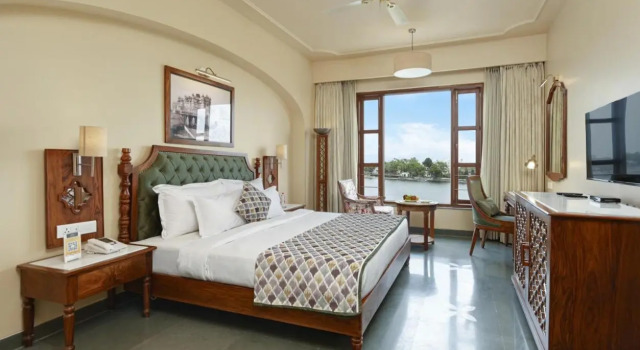 Brahma Niwas - Luxury Lake View Hotel with Infinity Pool, Udaipur