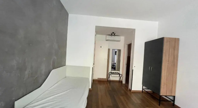 Luciano Licia Guest House, Забронировать Гостевой дом Отели Рима с парковкой, рядом с Станция метро Manzoni, Парковка