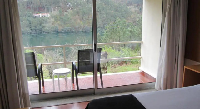 Двухместный номер Standard с балконом Hotel Portas do Gerês