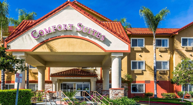 Comfort Suites Near Six Flags Magic Mountain