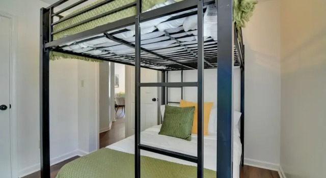 Shelby Farms Greenline Access: Modern Cordova Home, Buchen Sie Hotel Cordova Tennessee