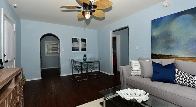 Conch Shell Cottage Unit 2, Rezerwuj Dom wakacyjny Hotele w Palm Beach County z basenem, Basen