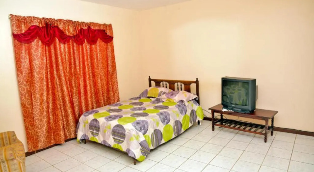 SuiteVille in Mandeville, Book Hotel Mandeville Manchester