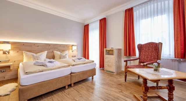 Двухместный номер Superior с балконом Zum Turm - Apartments und Gästezimmer