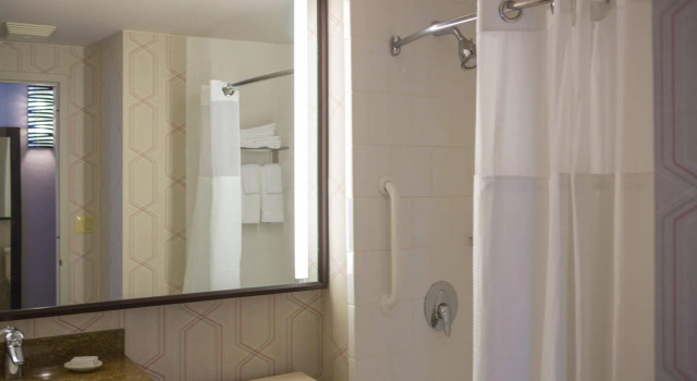 Четырёхместный номер Standard Courtyard by Marriott New York Manhattan/ Fifth Avenue