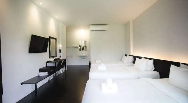 Трёхместный номер Standard с балконом iWualai Hotel