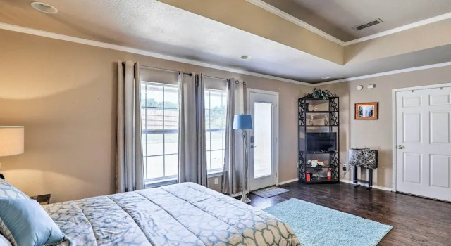 Апартаменты c 1 комнатой Granbury Studio - 10 Mins From Town + The Lake!