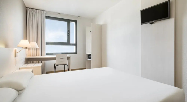 Двухместный номер Pet friendly Отель Ilunion Valencia 3