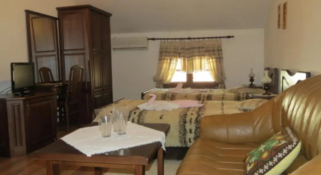 Oazis Guesthouse, Book Hotel Billige hoteller i Lovech