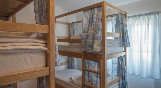 Кровать в общем номере (мужской номер) Ericeira Villa Surf Camp Hostel