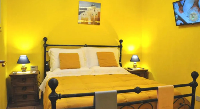 Villa Alecla - Sea Villa near Taormina, Book Villa Hoteller i Sant'Alessio Siculo med parkering, Parkering
