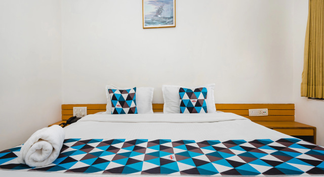Номер Executive HOTEL GALAXY SURAT
