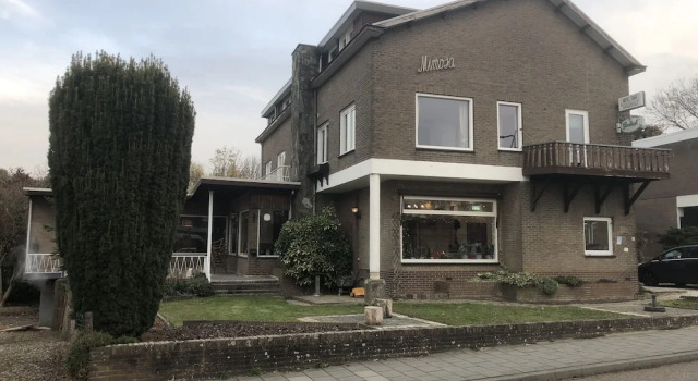 Mimosa Hotel, Rezervovat Hotel Hotely v Limburg s parkováním, Parkování