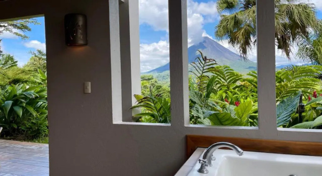 Люкс Deluxe Lost Iguana Resort and Spa
