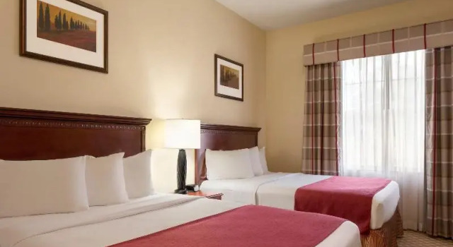Шестиместный номер Standard Country Inn & Suites by Radisson, Crestview, FL