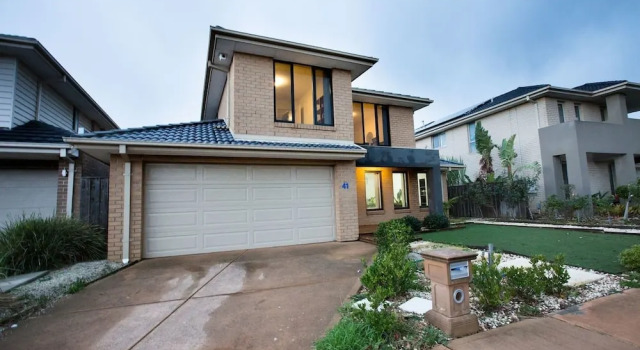 104 Sanctuary Lake Donatella Retreat, Rezervovat Hotel Kew Melbourne