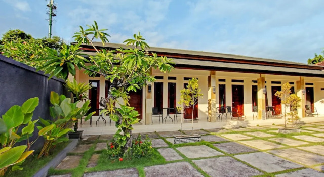 OYO 91881 Aratha Homestay, Rezervovat Hotel Hotely v Mataram s parkováním, Parkování