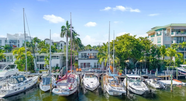 Апартаменты 320-1 Las Olas Boulevard