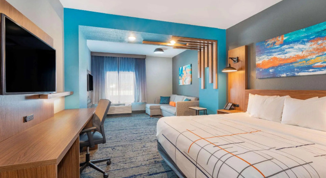 Двухместный люкс La Quinta Inn & Suites Limon by Wyndham