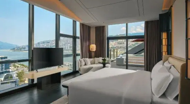 Люкс HUALUXE Hotels and Resorts Chongqing Wushan by IHG