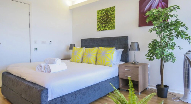 Panorama Suite - Studio The Cube, Забронировать Отель Отели Бирмингема 4 звезды, рядом с Океанариум «Национальный центр морской жизни», 4*