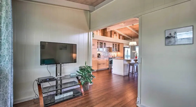 Oceanfront Kona Home w/ Beach Access & Views, Забронировать Отель Отели Каилуа-Кона с бассейном, Бассейн