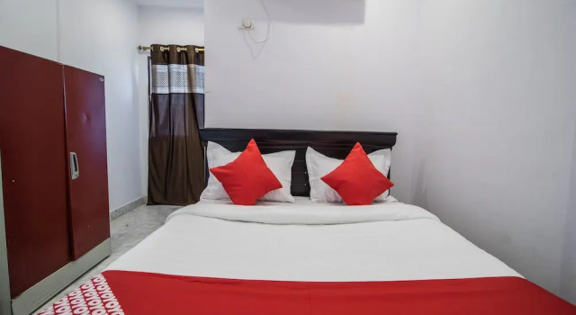 OYO 13251 Hotel Three Castles Deluxe