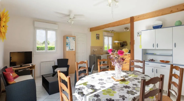 Lovely Holiday Home With Private Garden in Normandy, Забронировать Отель Сен-Жермен-сюр-Е 