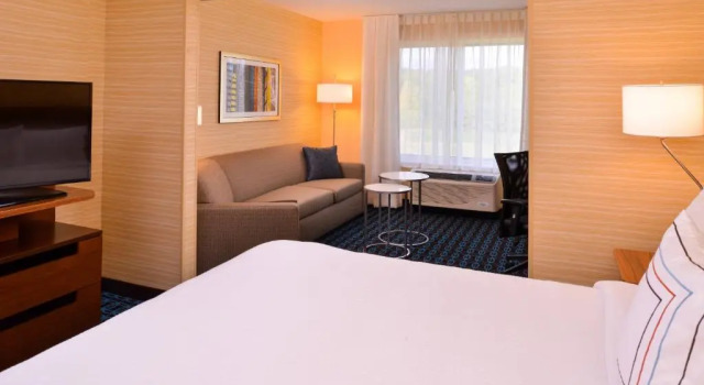Люкс Fairfield Inn & Suites by Marriott Plymouth White Mountains