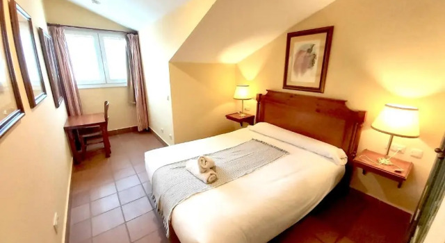 Plaza Andalucía Edificio Dornajo 2-4 pax, Varaa Hotelli Pradollano 